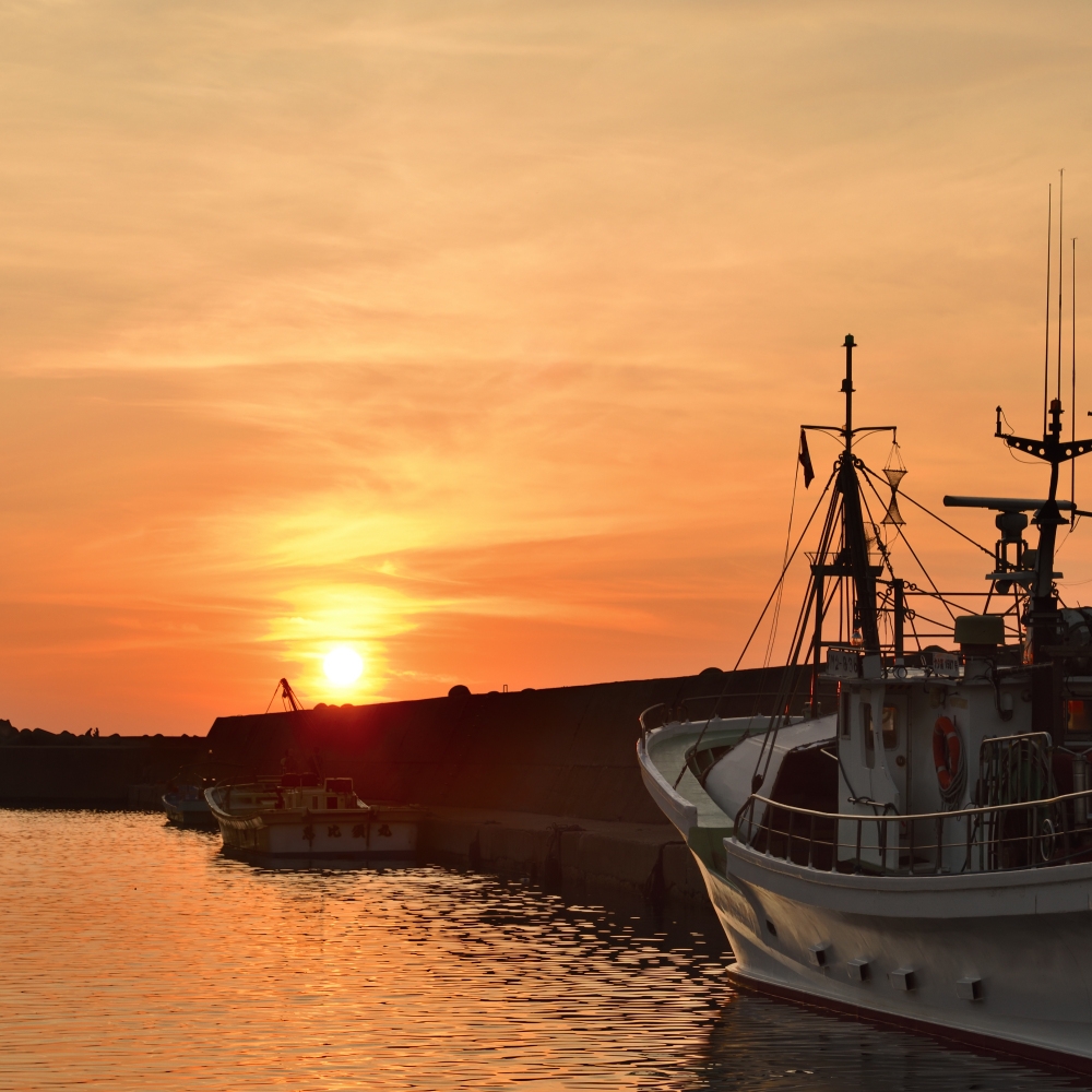 漁港の夕日