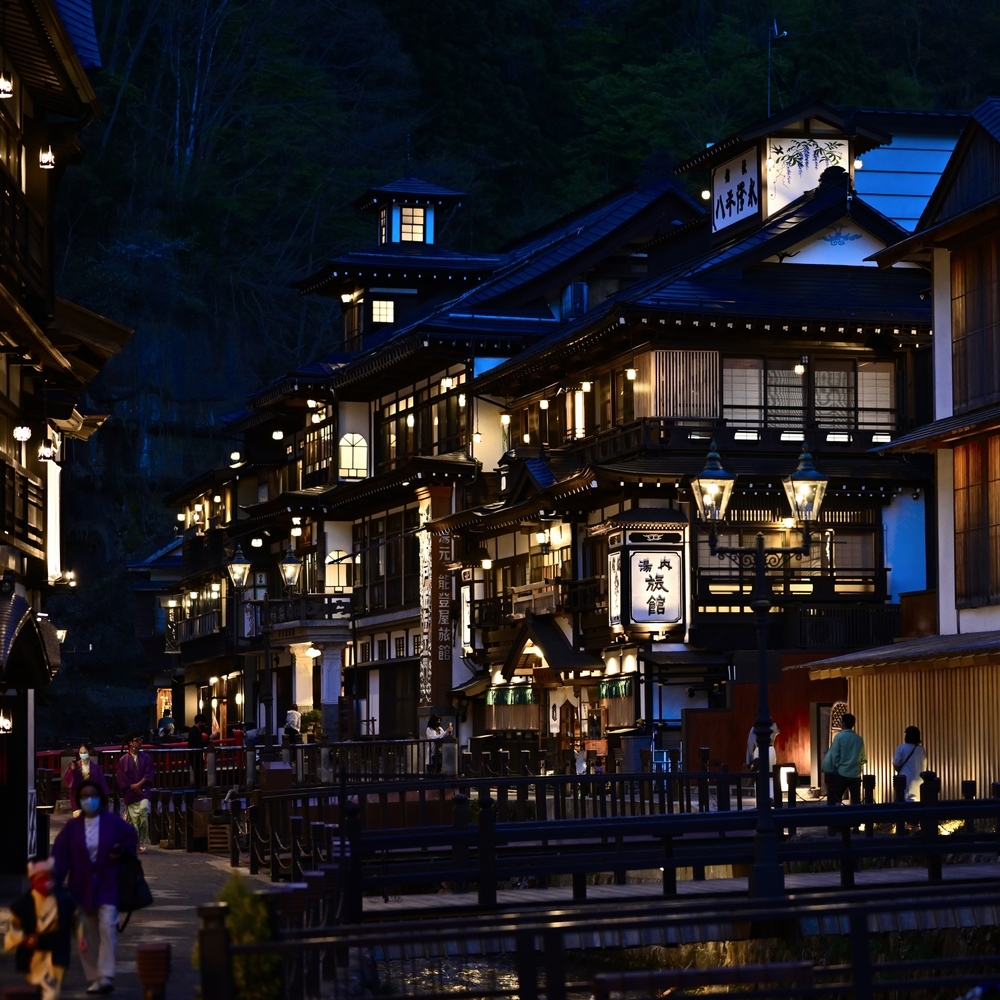 心地よく宵闇を彷徨う